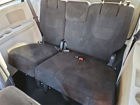 Used 2013 Dodge Grand Caravan SE image 32