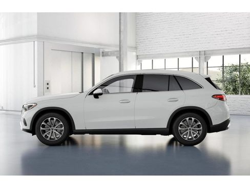 Certified 2025 Mercedes-Benz GLC 300 4MATIC image 34