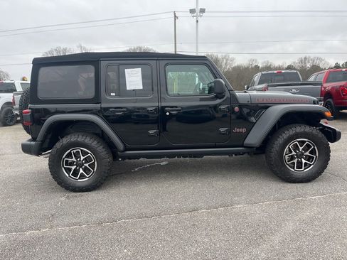 Used 2024 Jeep Wrangler Rubicon image 4
