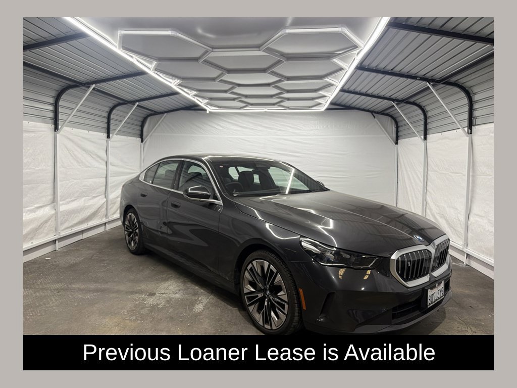 Used 2026 BMW i5 eDrive40 w/ Convenience Package RWD image 1