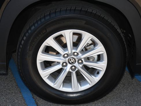 Certified 2024 Toyota Grand Highlander XLE image 21