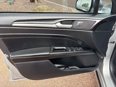 Used 2020 Ford Fusion Titanium AWD/4WD image 19