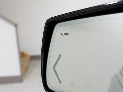 Used 2016 GMC Yukon Denali w/ Open Road Package image 14