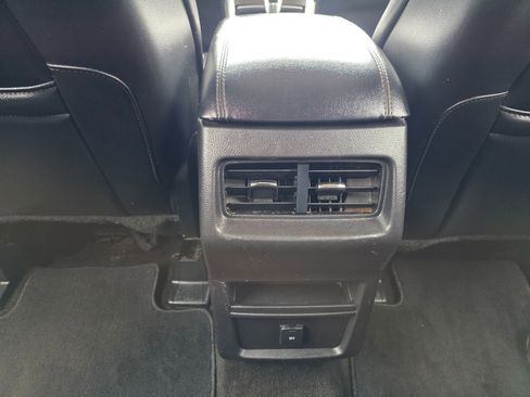 Used 2018 Ford Edge Sport image 21