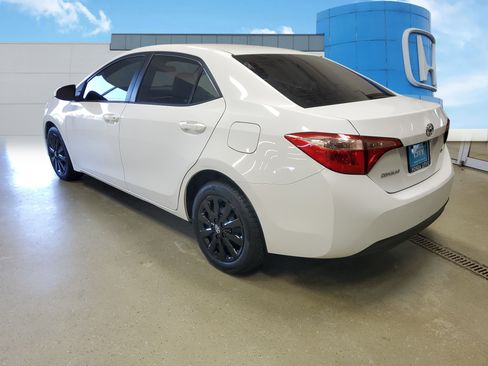 Used 2018 Toyota Corolla LE FWD image 4
