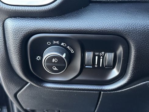 Used 2025 RAM 2500 Laramie AWD/4WD image 21