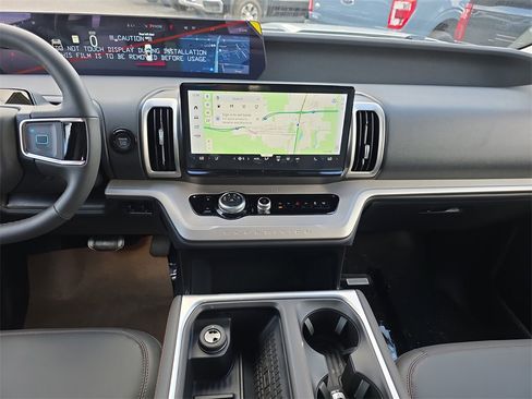 New 2025 Ford Expedition Active image 16