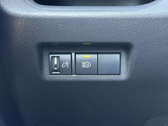 Used 2019 Toyota RAV4 LE w/ All Weather Liner Package FWD image 20