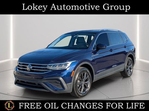 Certified 2023 Volkswagen Tiguan SE FWD image 1