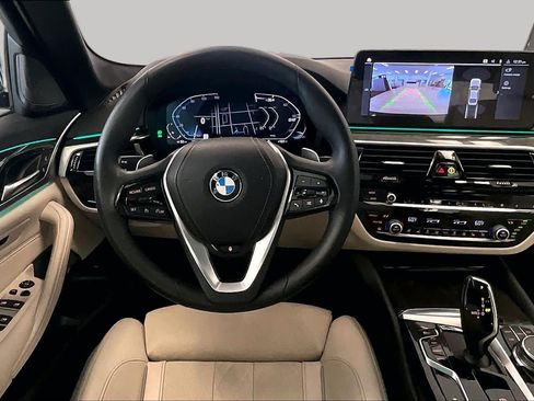 Used 2023 BMW 530i w/ Premium Package RWD image 5