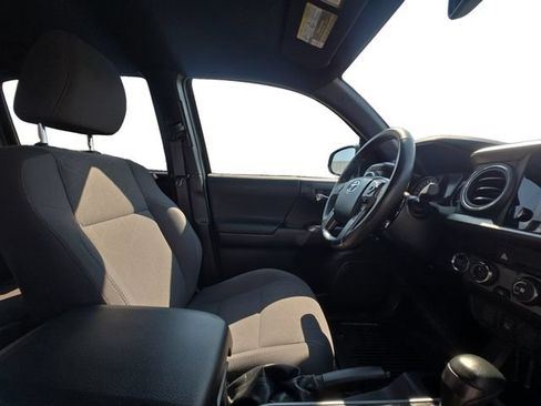 Certified 2019 Toyota Tacoma TRD Sport AWD/4WD image 15