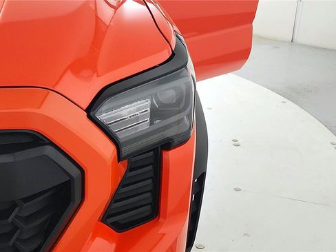 Used 2024 Toyota Tacoma TRD Off-Road image 31