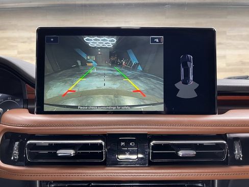 Used 2021 Lincoln Nautilus Reserve w/ Monochromatic Package image 7