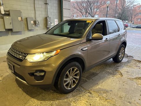 Used 2016 Land Rover Discovery Sport HSE image 6