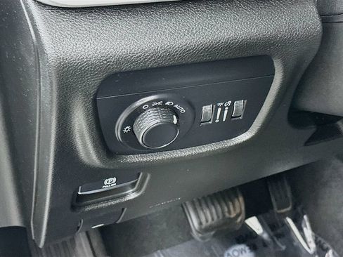 Used 2024 Jeep Grand Cherokee Altitude AWD/4WD image 17