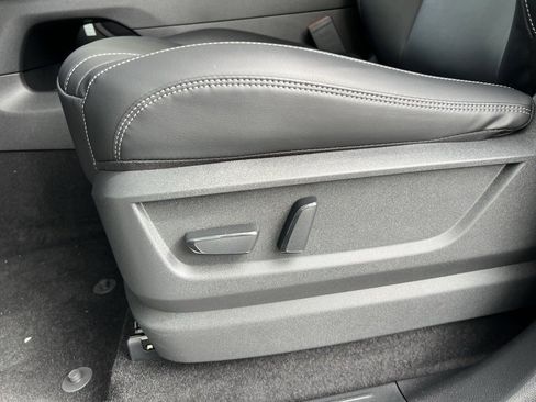 New 2026 Nissan Armada SV image 11