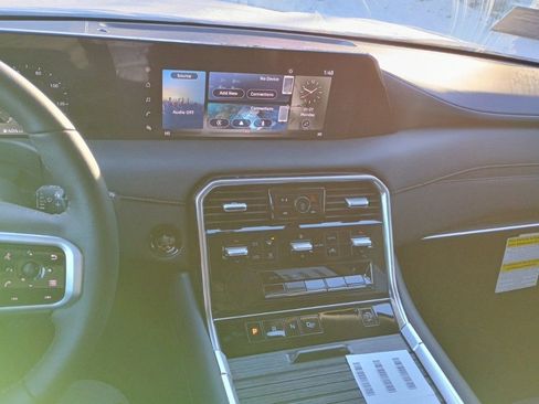 New 2025 Nissan Armada SV image 19