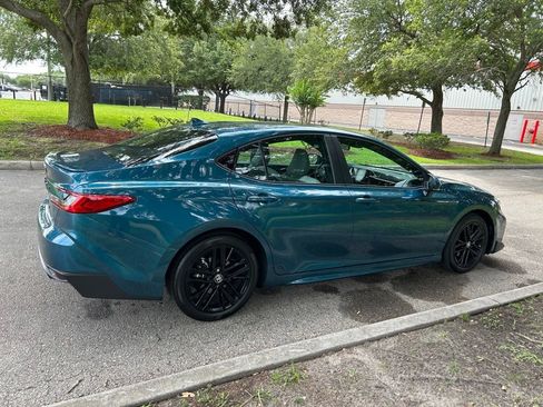 Used 2025 Toyota Camry SE w/ Convenience Package FWD image 6