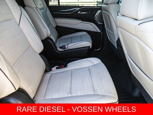 Used 2021 Cadillac Escalade ESV Sport w/ Driver Assist Tech Package AWD/4WD image 16