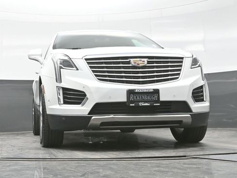 Used 2017 Cadillac XT5 Platinum w/ Driver Assist Package AWD/4WD image 19