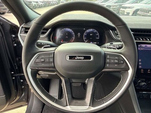 New 2025 Jeep Grand Cherokee L Limited w/ Luxury Tech Group II image 17