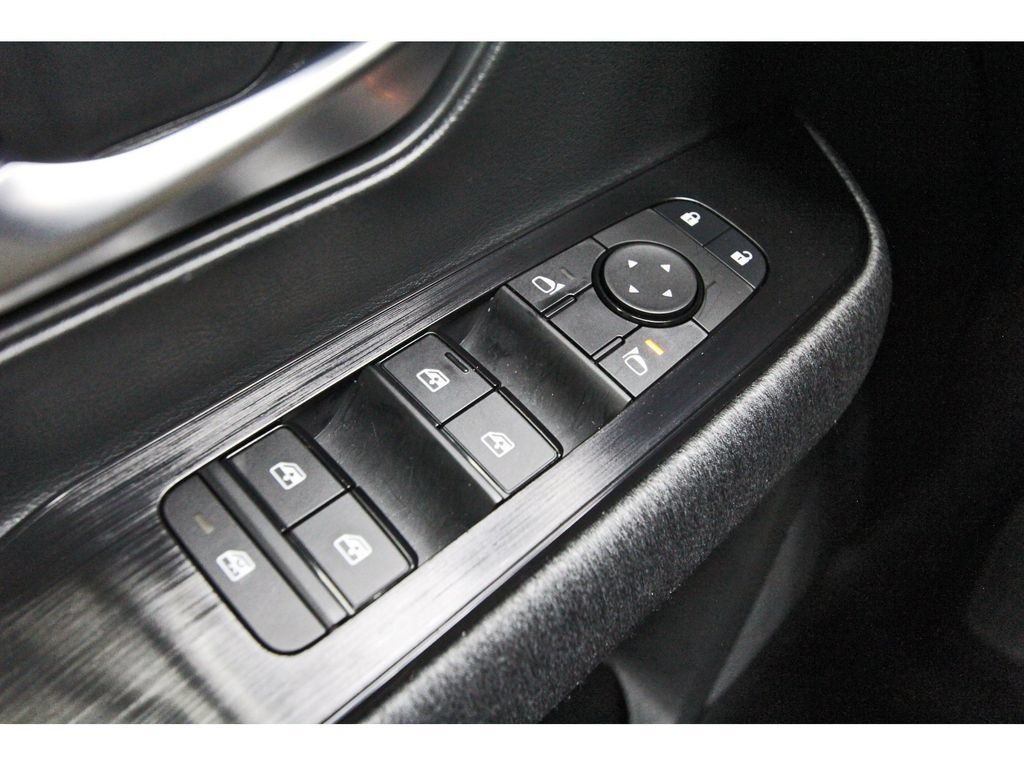 Used 2026 Nissan Kicks SV FWD image 19