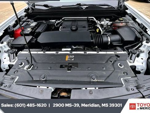 Used 2023 Chevrolet Colorado Trail Boss w/ Technology Package image 8