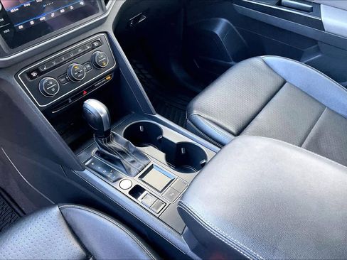 Used 2021 Volkswagen Atlas SE image 16