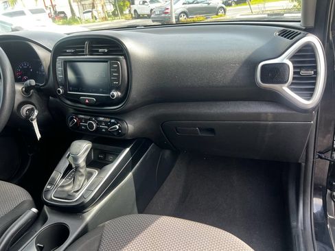 Used 2022 Kia Soul LX w/ Technology Package FWD image 22