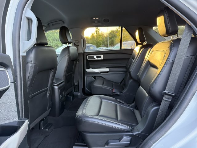 Used 2023 Ford Explorer XLT w/ Equipment Group 202A RWD image 12