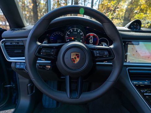 Certified 2023 Porsche Panamera Platinum Edition image 25