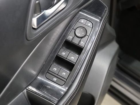 Used 2025 Nissan Rogue SV FWD image 19