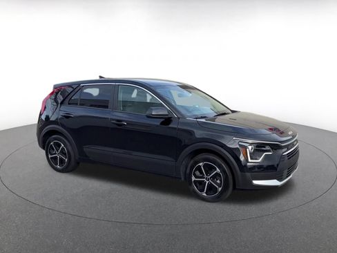 Used 2026 Kia Niro LX FWD image 2