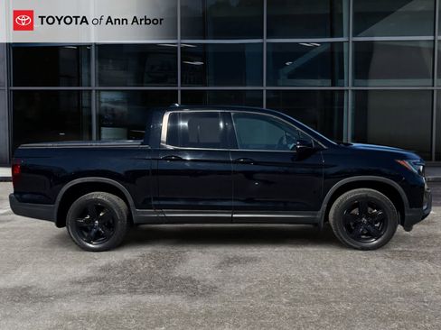 Used 2023 Honda Ridgeline Black Edition image 13