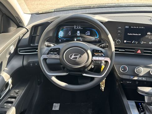 New 2026 Hyundai Elantra SE image 23