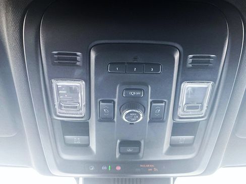Used 2023 Chevrolet Tahoe Premier AWD/4WD image 15