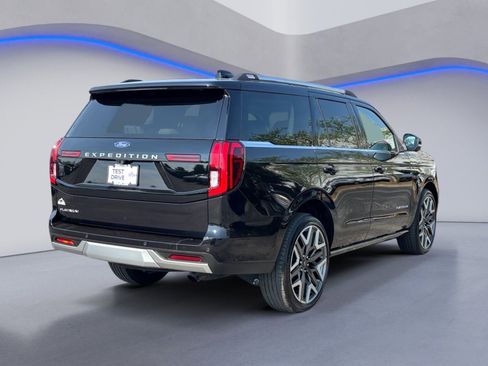 Used 2025 Ford Expedition Platinum w/ Platinum Ultimate Package AWD/4WD image 12