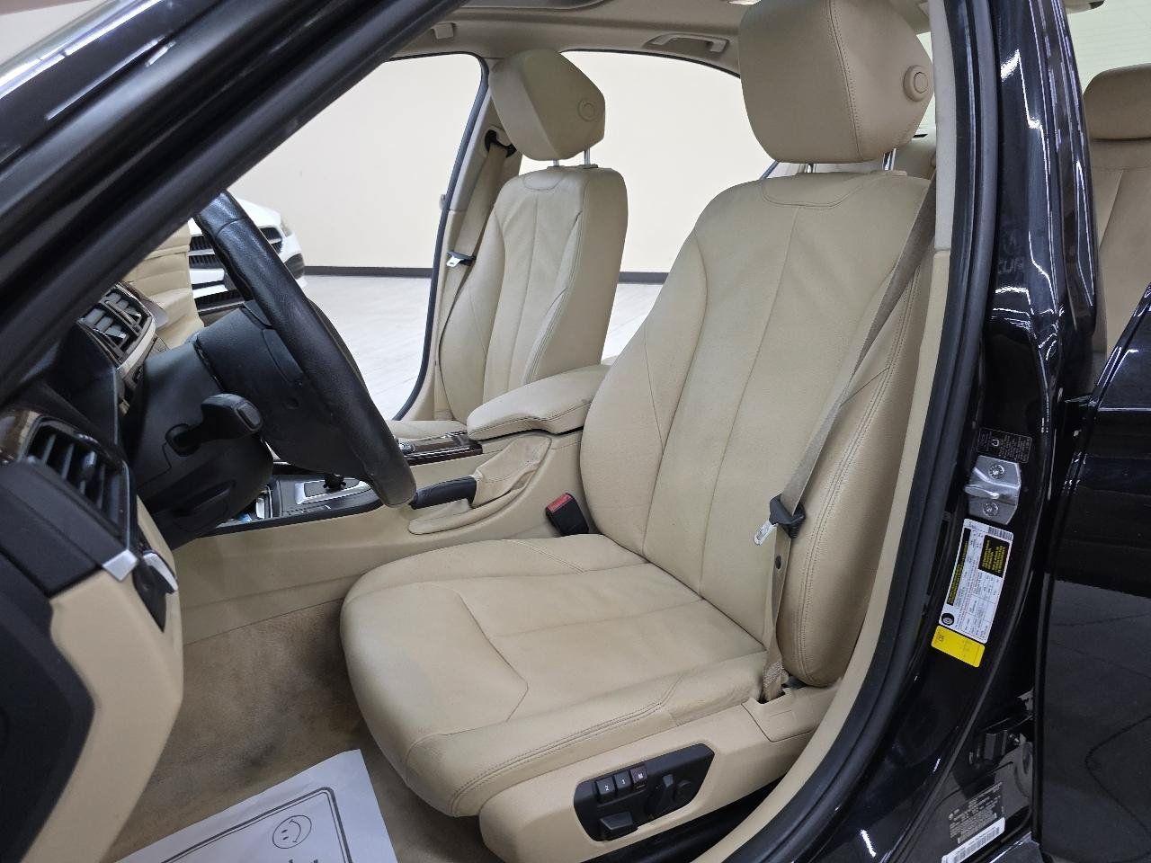 Used 2013 BMW 328i Sedan RWD image 16