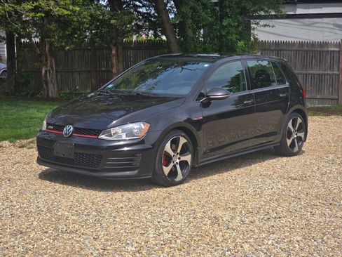 Used 2015 Volkswagen GTI SE FWD image 1