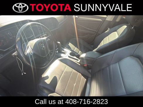 Used 2021 Volkswagen Jetta SE w/ SE Cold Weather Package FWD image 5