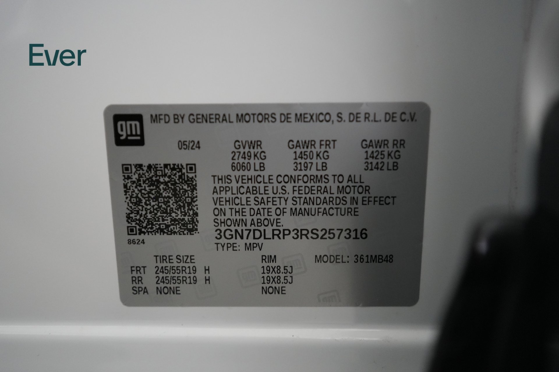 Used 2024 Chevrolet Equinox EV LT FWD image 28