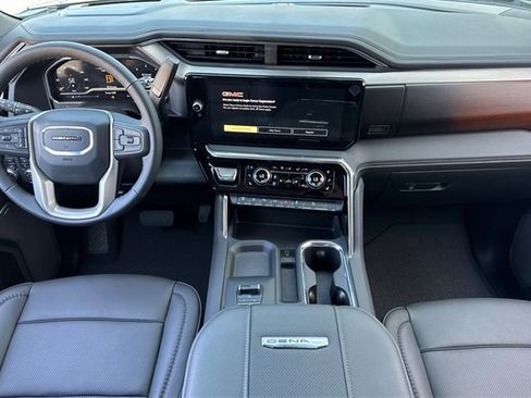 New 2025 GMC Sierra 2500 Denali w/ Denali Reserve Package image 13