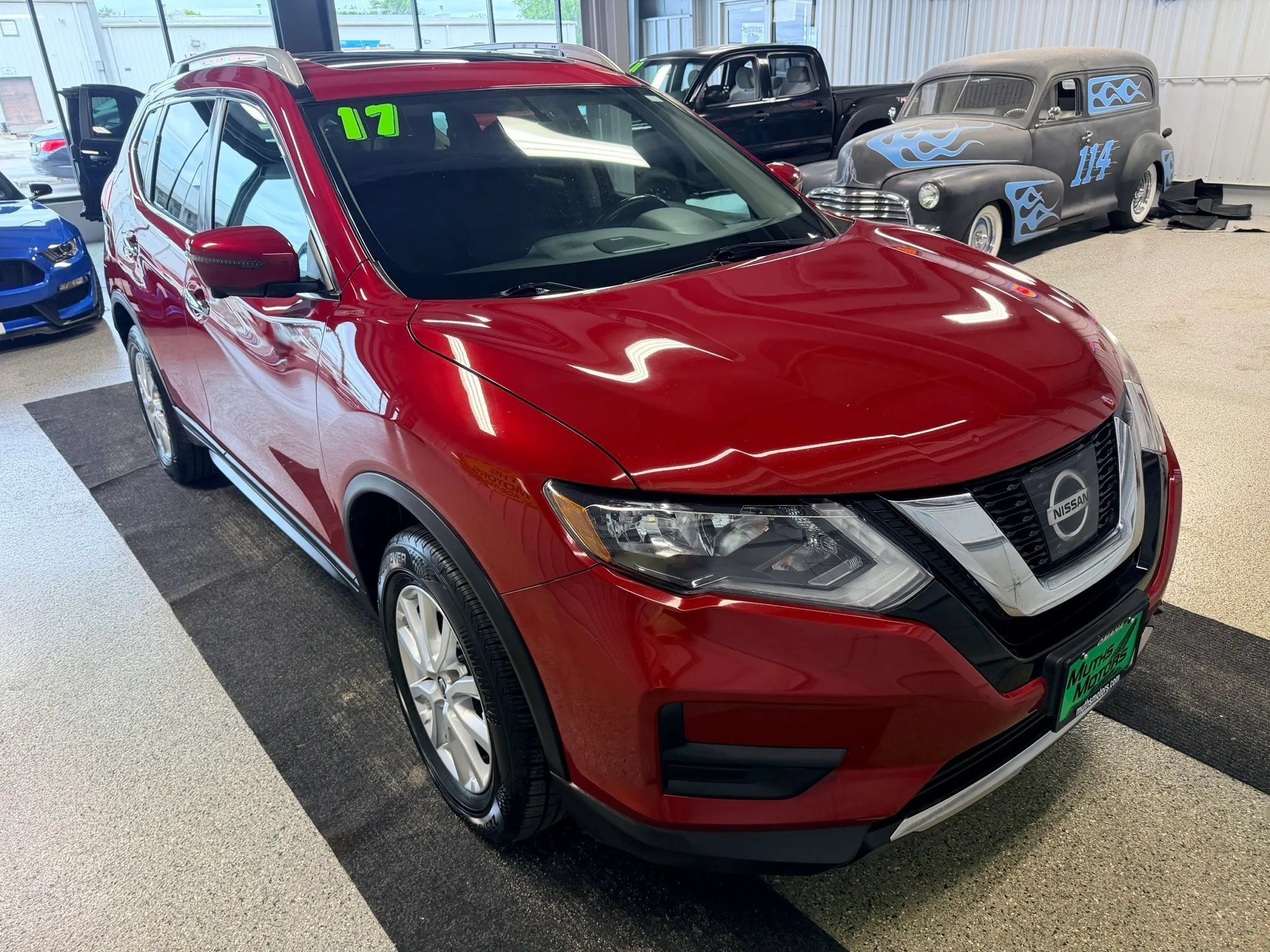 Used 2017 Nissan Rogue SV w/ Sun & Sound Touring Package AWD/4WD image 2