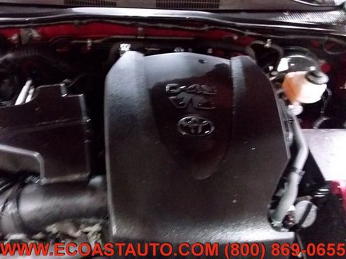 Used 2018 Toyota Tacoma TRD Sport image 9