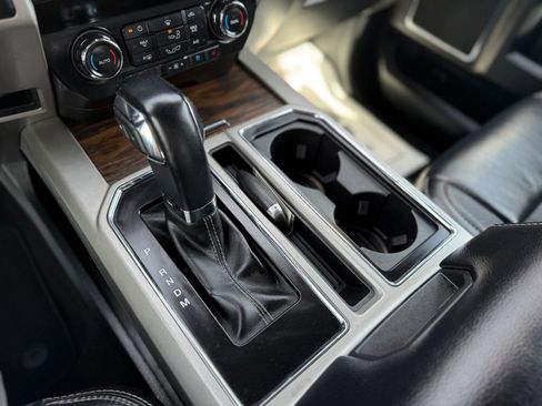 Used 2019 Ford F150 Lariat image 27