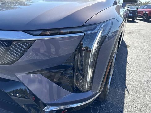 New 2026 Cadillac Optiq Luxury 2 image 9