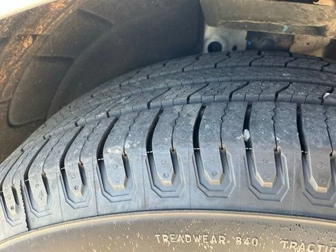Used 2021 Chevrolet Equinox LT FWD image 12