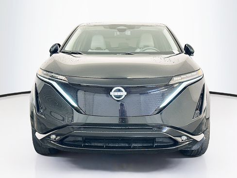 Used 2023 Nissan Ariya AWD image 2