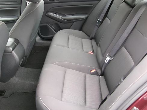 Used 2025 Nissan Altima 2.5 SV image 10