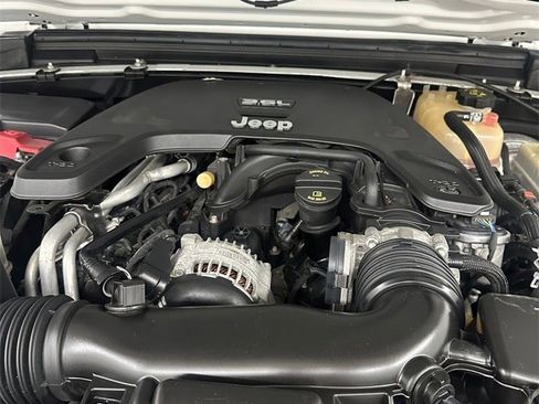 Used 2019 Jeep Wrangler Unlimited Sahara w/ Dual Top Group image 7